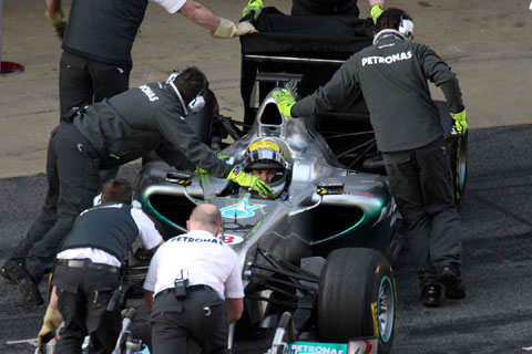 mercedes_gp_rosberg_pits